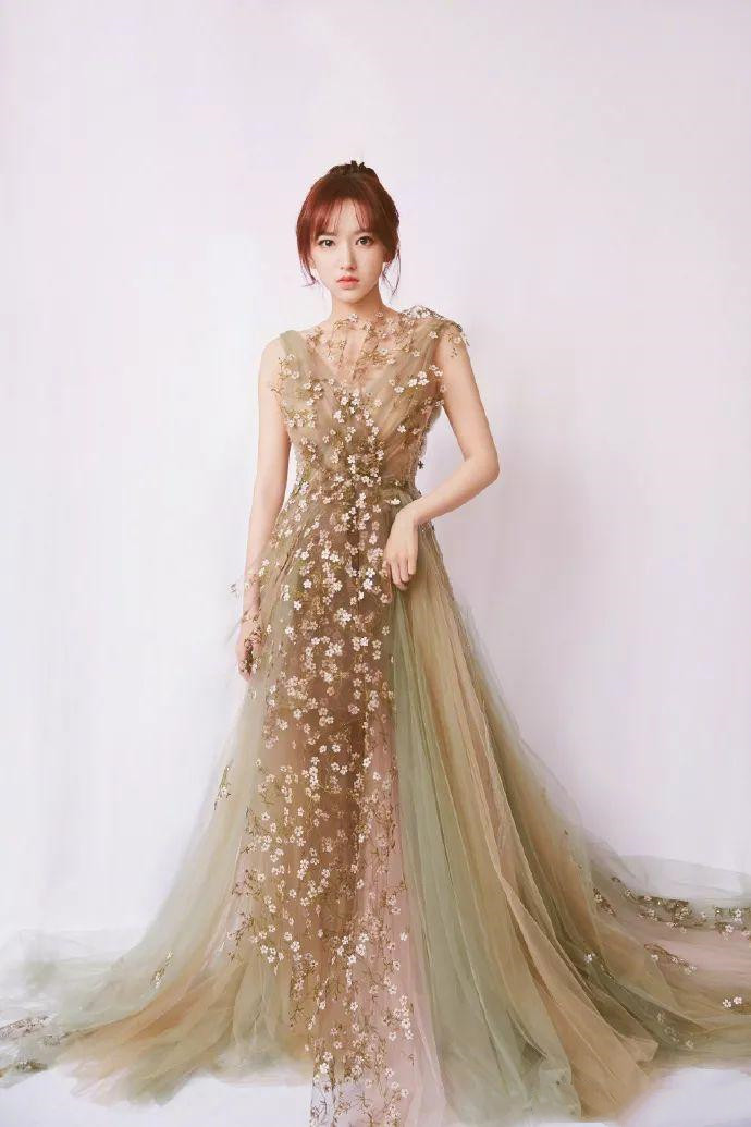 明星礼服—鞠婧祎