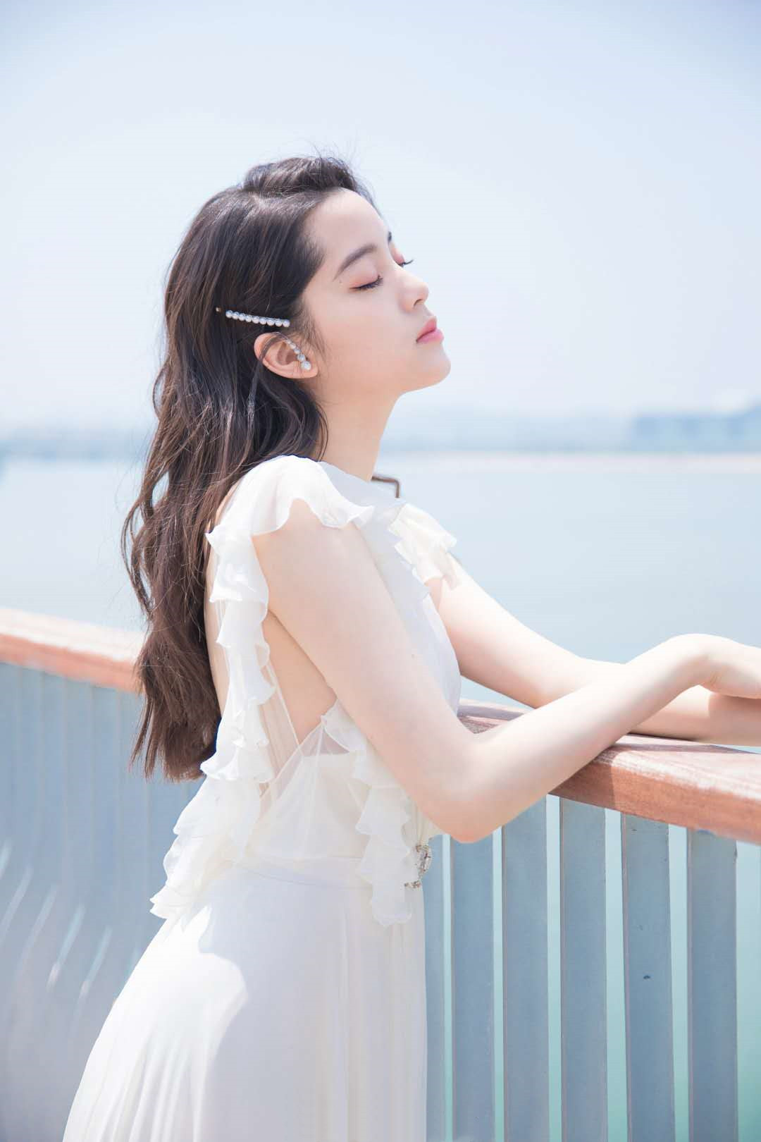明星礼服—欧阳娜娜
